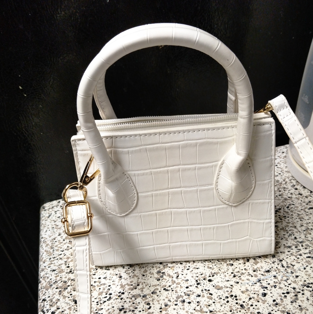 Bag - Picture 2 of 4